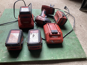Аккумуляторы Hilti (1 фото из 2)