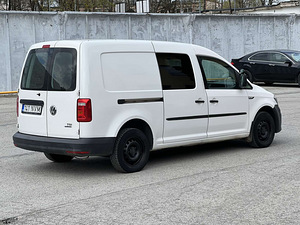 VOLKSWAGEN CADDY (7 фото из 10)