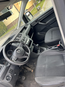 VOLKSWAGEN CADDY (9 фото из 10)