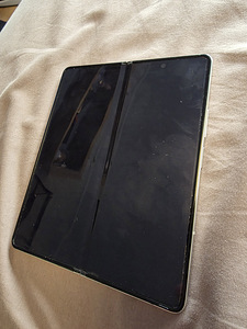 Galaxy Z Fold 5 (2 фото из 5)