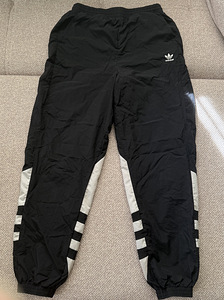 Naiste püksid Adidas (1 foto / 2)