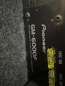 Subwoofer pioneer (2 foto / 3)