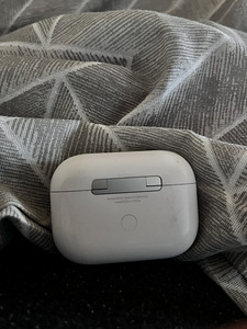 Sell/müün/продам Airpods pro 1 case (2 фото из 2)