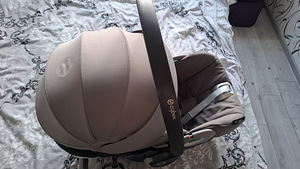 Автолюлька Cybex Cloud Z2 i-Size (9 фото из 10)