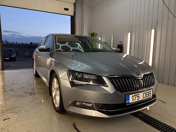 Skoda Superb Ambition 1.6 88kW автомат 2016