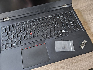 ThinkPad P15 Gen 2i (2 foto / 3)