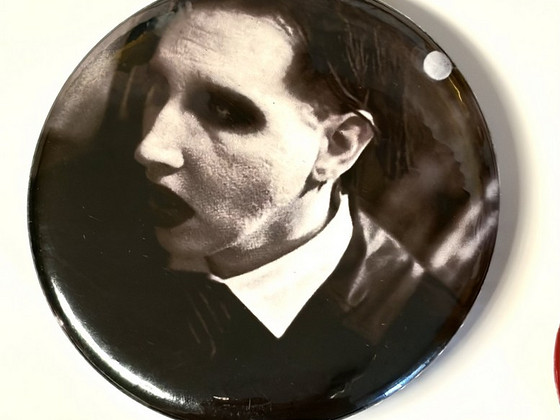 MARILYN MANSON PINS 2ps