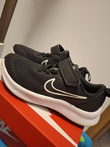 Кроссовки детские Nike (5 фото из 10)