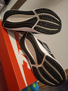 Кроссовки детские Nike (4 фото из 10)