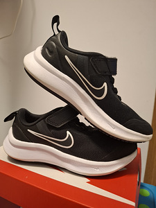 Кроссовки детские Nike (7 фото из 10)