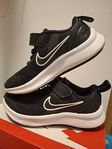 Кроссовки детские Nike (8 фото из 10)