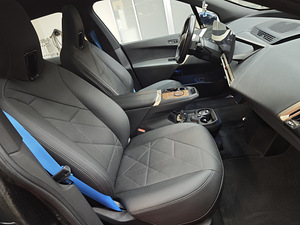 BMW IX XDRIVE 40 SPORT 2022 (7 foto / 15)