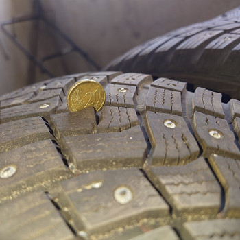 Ice Contact 3 205/60R17