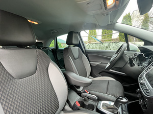 Müüa auto Opel Crossland X 2019 (12 foto / 13)