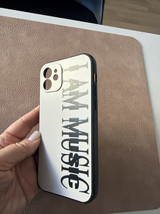 Чехлы для iPhone 12 (6 фото из 6)