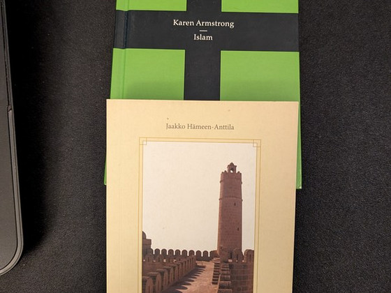 Islam / Islami taskusõnastik / Armstrong / Hämeen-Anttila