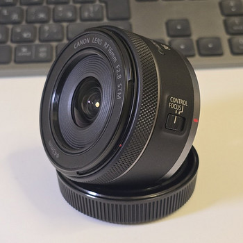 Canon RF16mm 2.8 STM