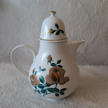 Чайник / Кофейник / золотые розы
