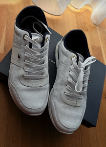 Кроссовки Tommy Hilfiger (2 фото из 2)