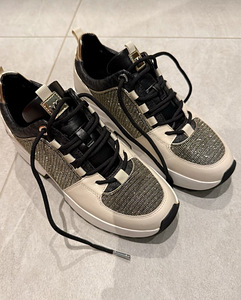 MK sneakers (2 foto / 2)