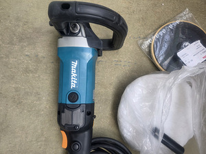 Продается полировальная машина Makita 9237cb. Новая (2 фото из 4)
