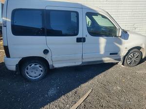 2004 Citroen Berlingo diisel manuaal, 5 kohaline (3 foto / 5)