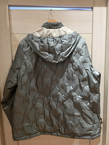 Куртка, размер L/XL (3 фото из 3)