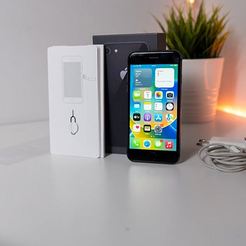 Apple iPhone 8 64 GB / Space Gray