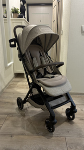 Britax Flylite ultra-kompaktne kergkäru (1 foto / 8)