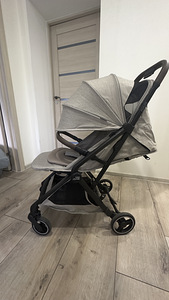 Britax Flylite ultra-kompaktne kergkäru (7 foto / 8)