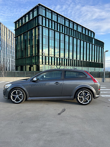 Volvo C30 R-Design 1.6 84kw 2010 (1 фото из 10)