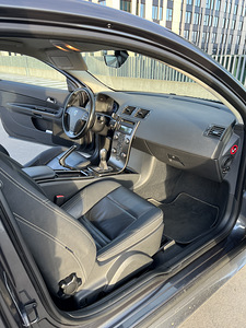 Volvo C30 R-Design 1.6 84kw 2010 (9 фото из 10)