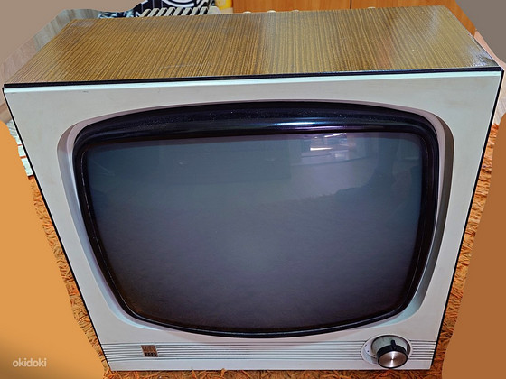 Antiikne mustvalge televiisor Sadko-302