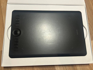 Wacom Intuos Pro M (1 фото из 8)