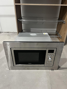 Встраиваемая микроволновая печь Whirlpool (1 фото из 1)