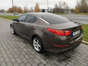 Продается Kia Optima 1,7 2016 г. (2 фото из 3)