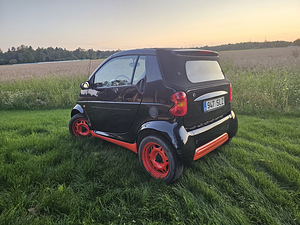Smart fortwo cabrio (6 foto / 9)