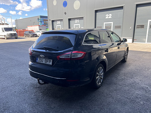 Ford Mondeo 2011 (2 фото из 9)