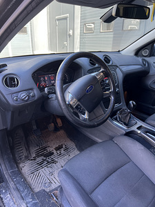 Ford Mondeo 2011 (7 фото из 9)