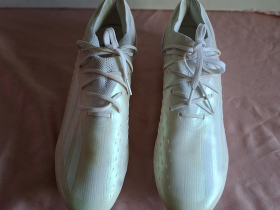 Jalgpallisaapad valged läikivad Adidas