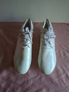 Jalgpallisaapad valged läikivad Adidas (1 foto / 10)