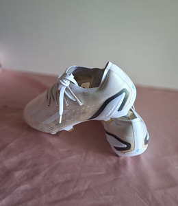 Jalgpallisaapad valged läikivad Adidas (5 foto / 10)