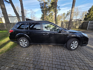 Subaru Outbek 2013 (2 foto / 10)