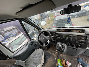 FORD TRANSIT 2011 2,2 D 85 KWT, VARUOSAD (8 foto / 10)