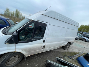 FORD TRANSIT 2011 2,2 D 85 KWT, VARUOSAD (4 foto / 10)