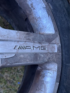 Оригинальные диски AMG 17" (1 фото из 2)