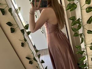 Выпускное платье (3 фото из 3)