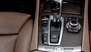 BMW 730d f01 богатая комплектация (9 фото из 10)