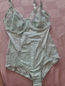 Боди (3 фото из 5)