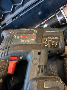 Bosch Professional akutööriistade komplekt (18V) – trell + p (2 foto / 5)
